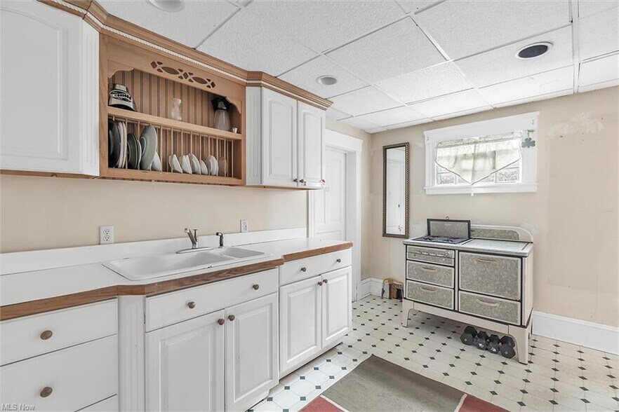 More Photos Of 7285 Center St, Mentor Office Residential For Sale