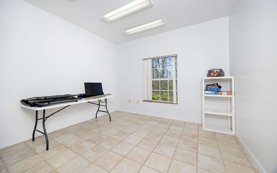 More Photos Of 1720 N Ohio Ave, Live Oak Office For Sale