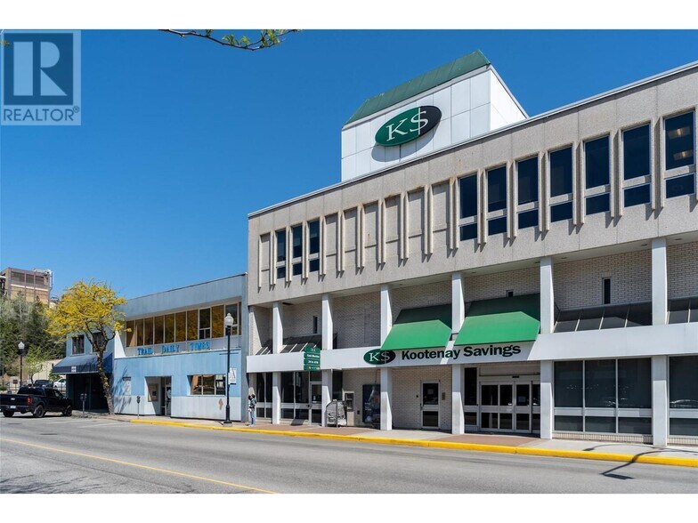 More Photos Of 1163 Cedar Av, Trail Storefront Retail Office For Sale