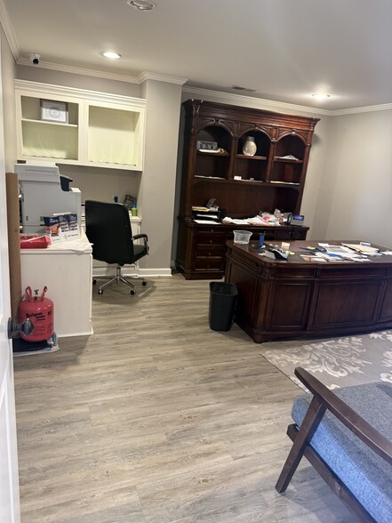 More Photos Of 2850 Interstate 55, Marion Freestanding For Lease