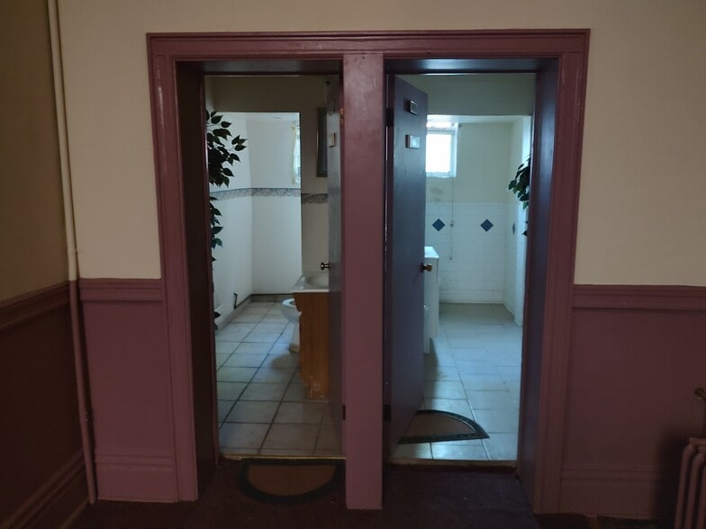 More Photos Of 126 Rutgers Ave, Jersey City Specialty For Sale