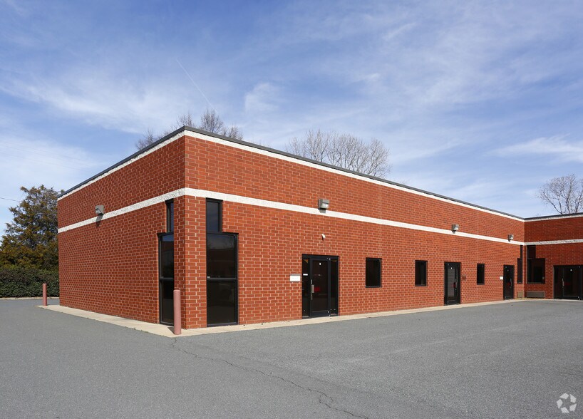 More Photos Of 10810 Southern Loop Blvd, Pineville Industrial For Sale
