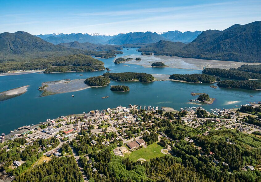 More Photos Of 542 Campbell St, Tofino Hotel For Sale