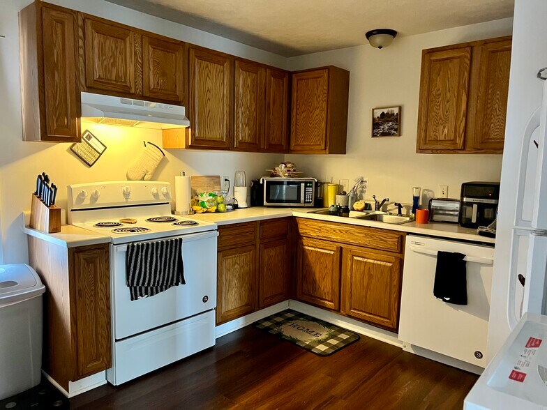 More Photos Of 308 Low St, Bloomington Apartments For Sale
