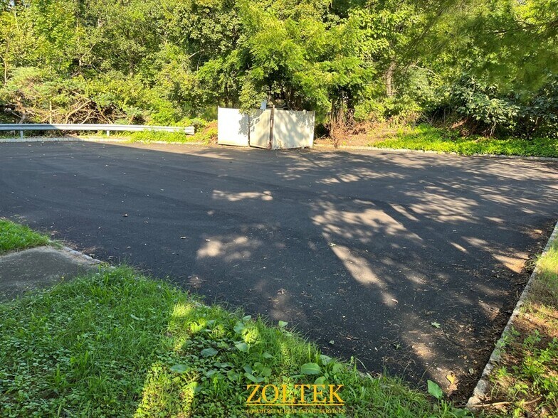 More Photos Of 153 N Kinderkamack Rd, Montvale Freestanding For Lease