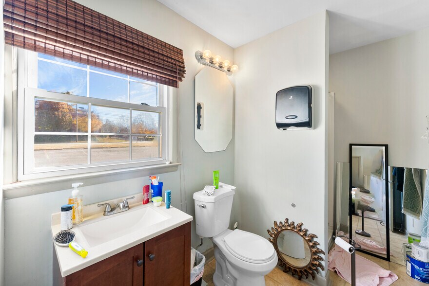 More Photos Of 616 Cox Rd, Gastonia Medical For Lease