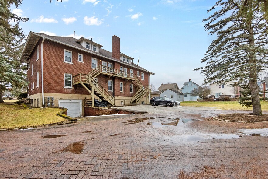 More Photos Of 203 Glamorgan St, Alliance Apartments For Sale