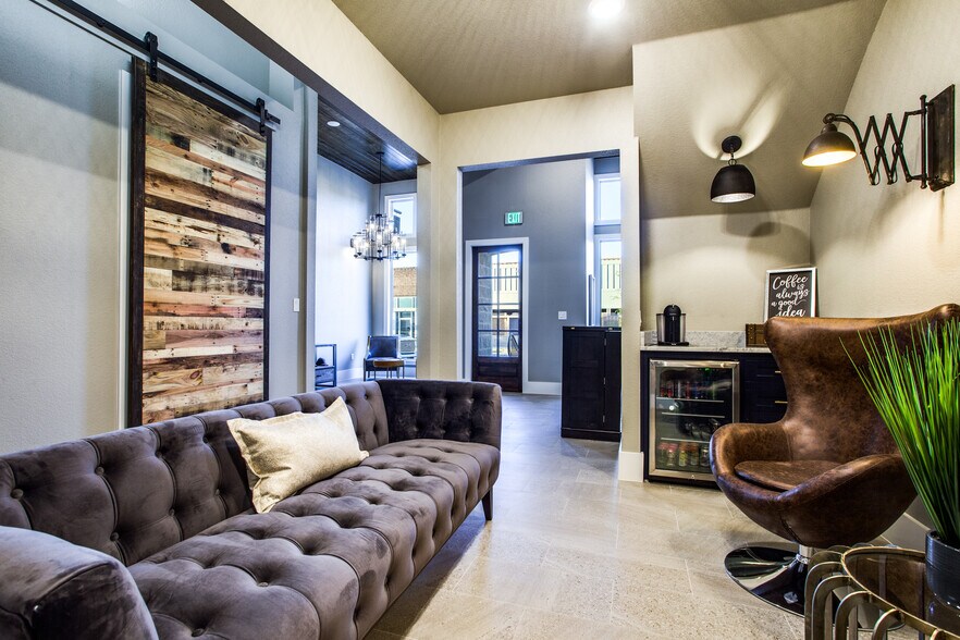 More Photos Of 1024 Halsell St, Bridgeport Storefront Retail Office For Sale