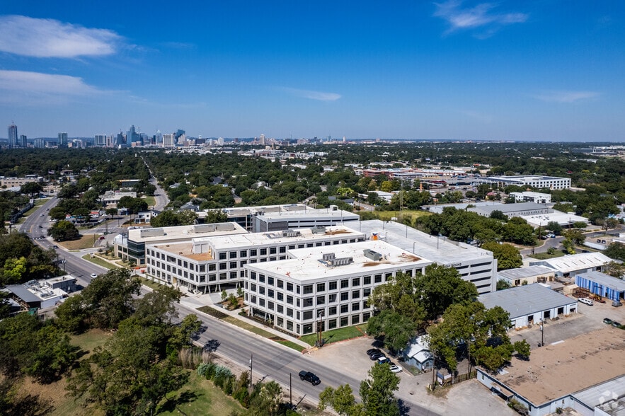 More Photos Of 3232 E Cesar Chavez St, Austin Office For Lease