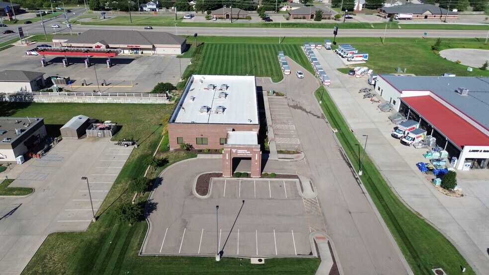 More Photos Of 702 Caroline Ave, Junction City Medical For Lease