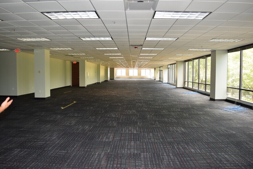 More Photos Of 2000 Powers Ferry Rd SE, Marietta Office For Sale
