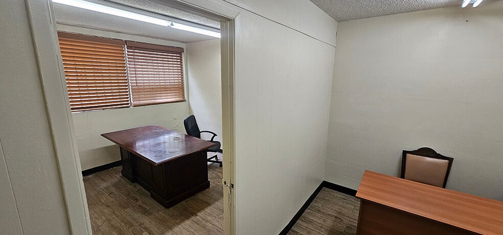 More Photos Of 2836 W 8th St, Los Angeles Office Residential For Sale