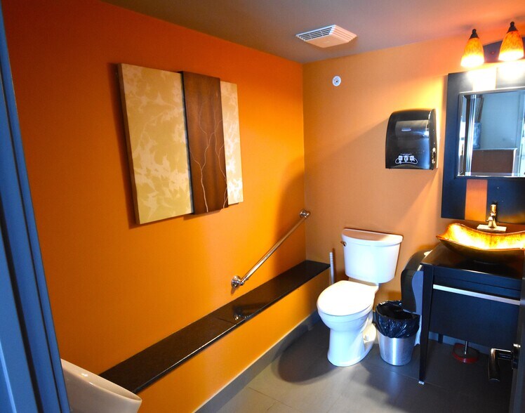 More Photos Of 9903 209 St NW, Edmonton Warehouse For Sale