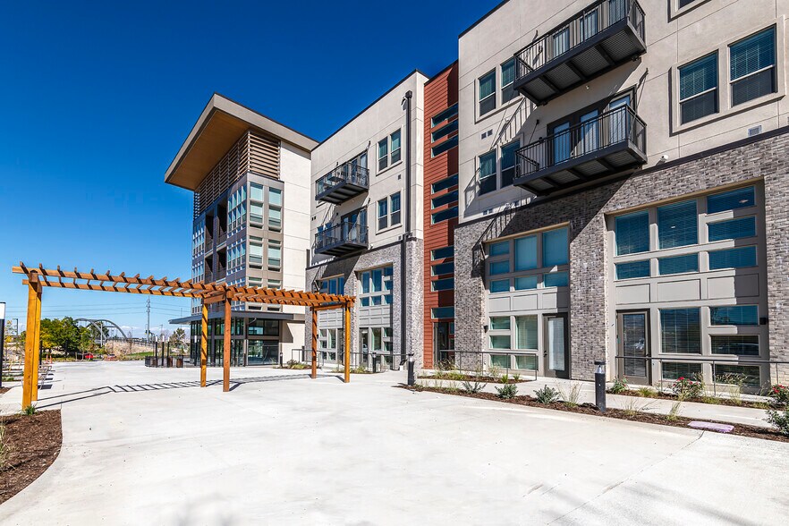 More Photos Of 270 E Flatiron Crossing Dr, Broomfield Apartments For Lease