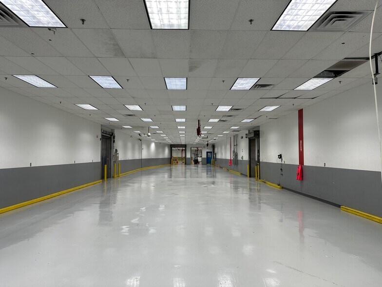 More Photos Of 1000 Robins Rd, Lynchburg Manufacturing For Lease