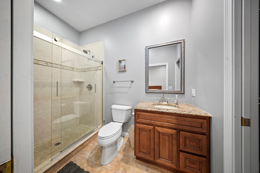 More Photos Of 3224 Winchester Ave, Ashland Flex For Sale