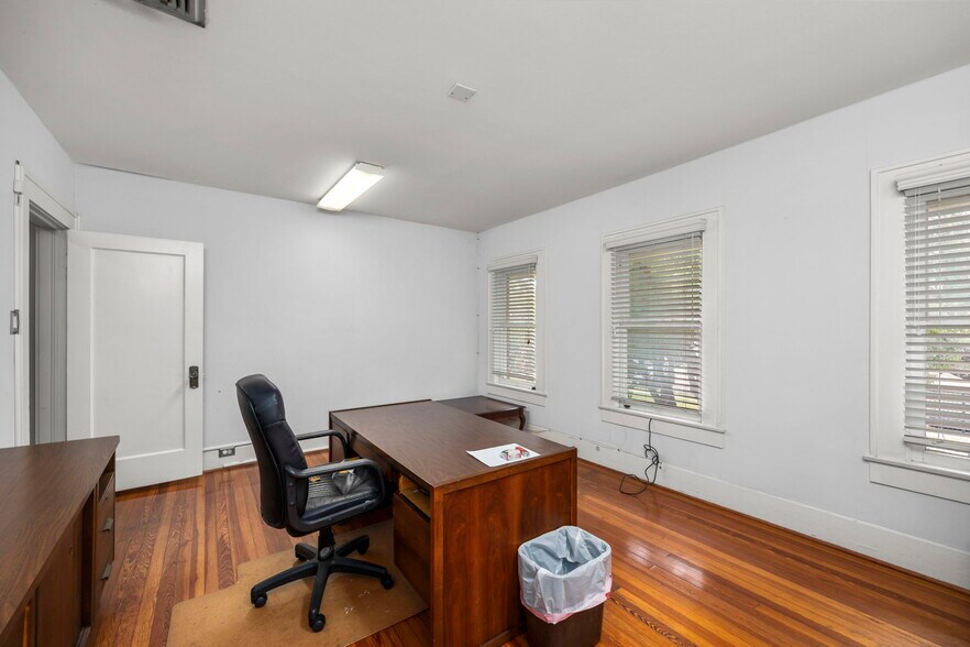 More Photos Of 708 Sul Ross St, Houston Office Residential For Sale