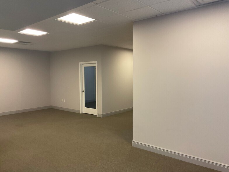 More Photos Of 930 Thomasville Rd, Tallahassee Office For Lease