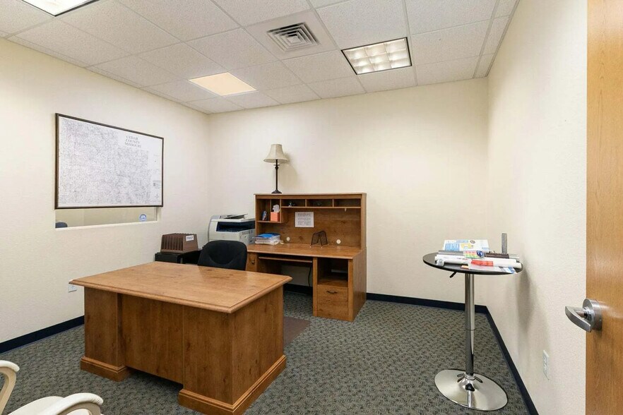 More Photos Of 21 Public Sq, Stockton Office For Sale