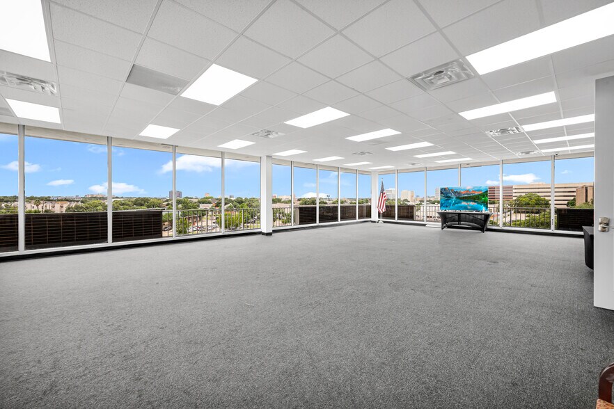 More Photos Of 6420 Hillcroft Ave, Houston Office Residential For Sale