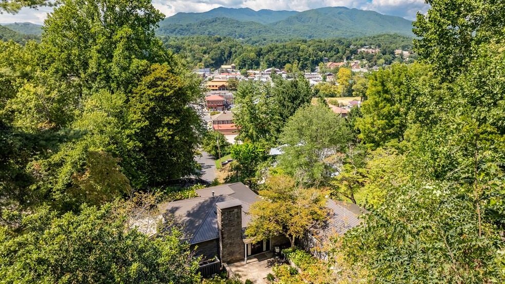 Primary Photo Of 75 Bacon Dr, Bryson City Multifamily For Sale