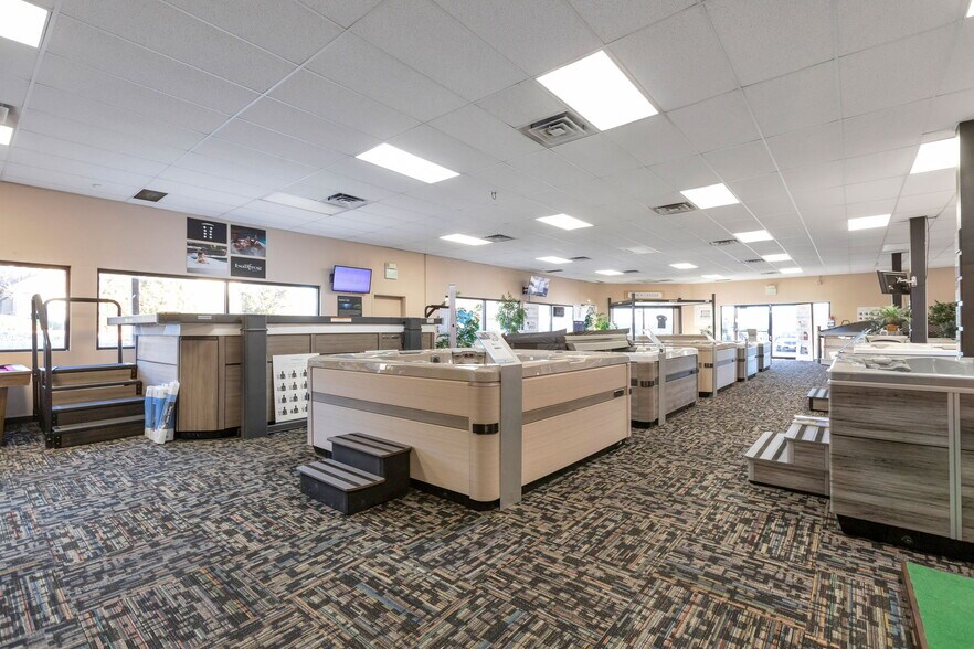 More Photos Of 5435 Boatworks Dr, Littleton Freestanding For Lease