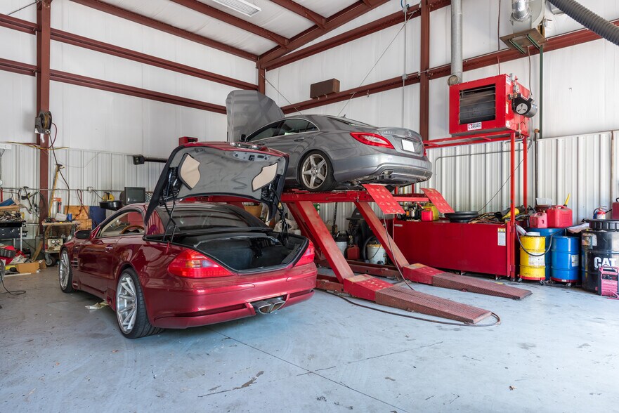More Photos Of 7 Colonel Dr, Bourne Auto Repair For Sale