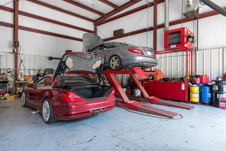 More Photos Of 7 Colonel Dr, Bourne Auto Repair For Sale