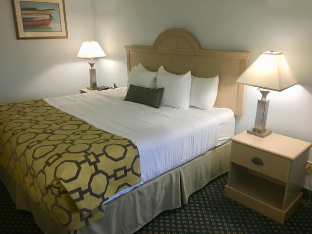 More Photos Of 101 Maritime Dr, Manitowoc Hotel For Sale