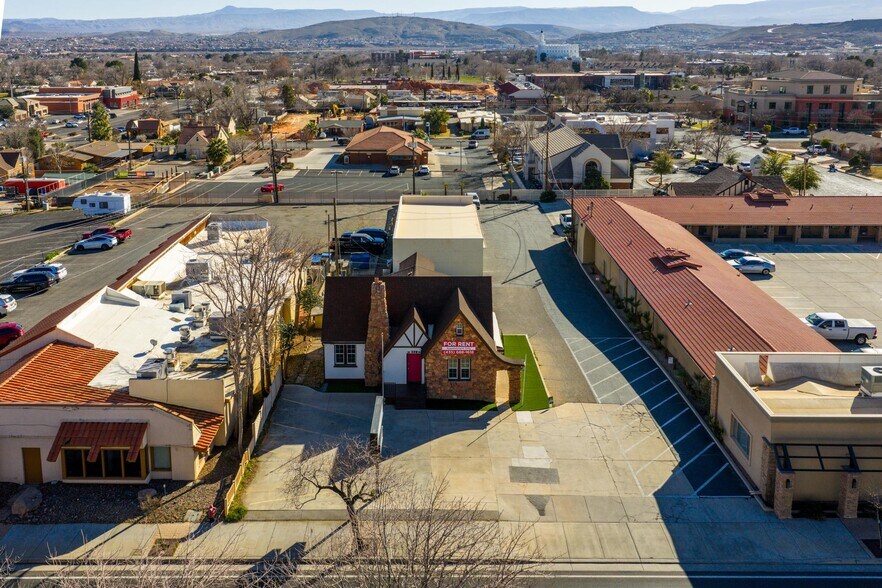 More Photos Of 328 E St George Blvd, Saint George Freestanding For Lease