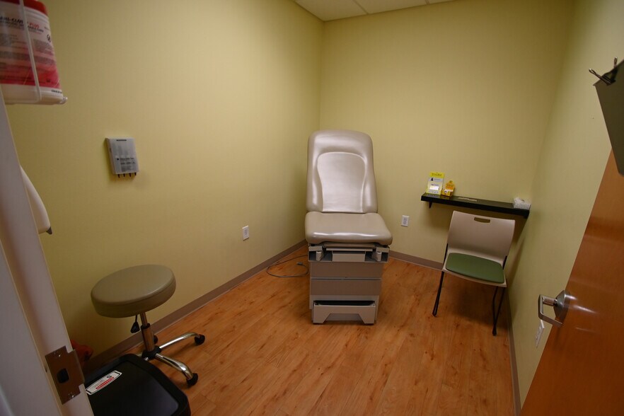 More Photos Of 5115 Palafox St, Pensacola Freestanding For Lease