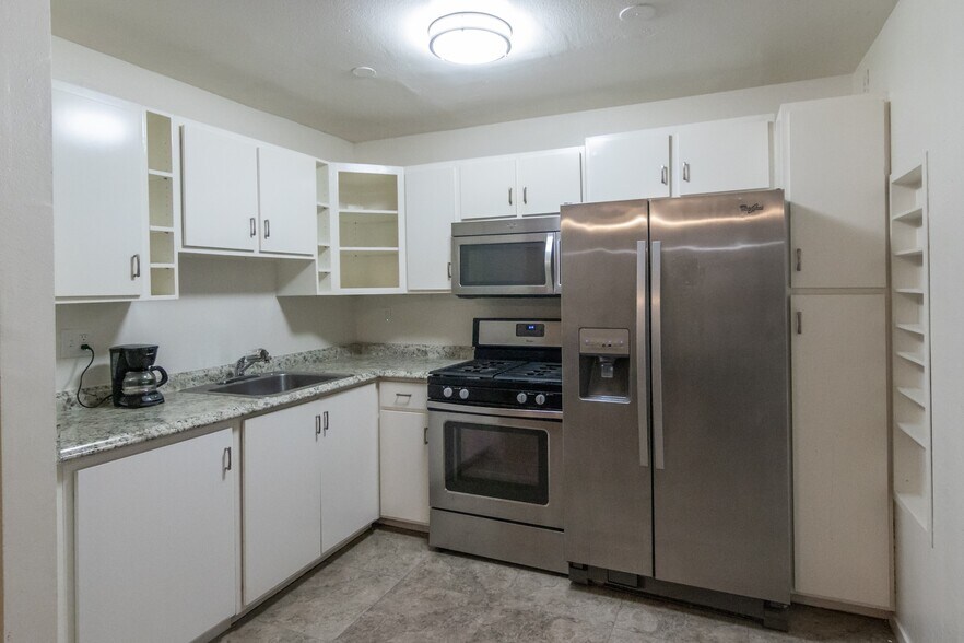 More Photos Of 819 Wright Ave, Pasadena Apartments For Sale