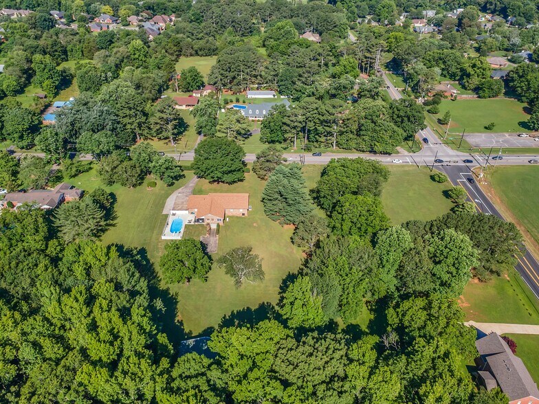 More Photos Of 1495 Jeff Rd NW, Huntsville Specialty For Sale