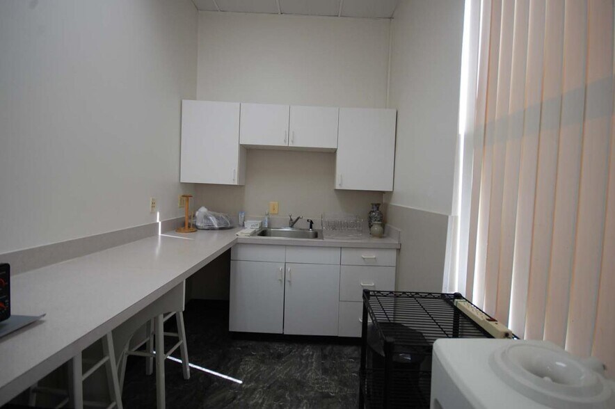 More Photos Of 10730 Connecticut Ave, Kensington Storefront Retail Office For Sale