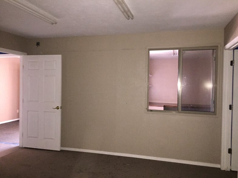 More Photos Of 2802 N El Burrito Ave, Tucson Light Manufacturing For Lease