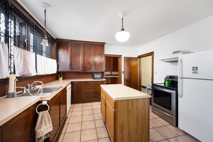 More Photos Of 94 Shoshone st, Buffalo Religious Facility For Sale