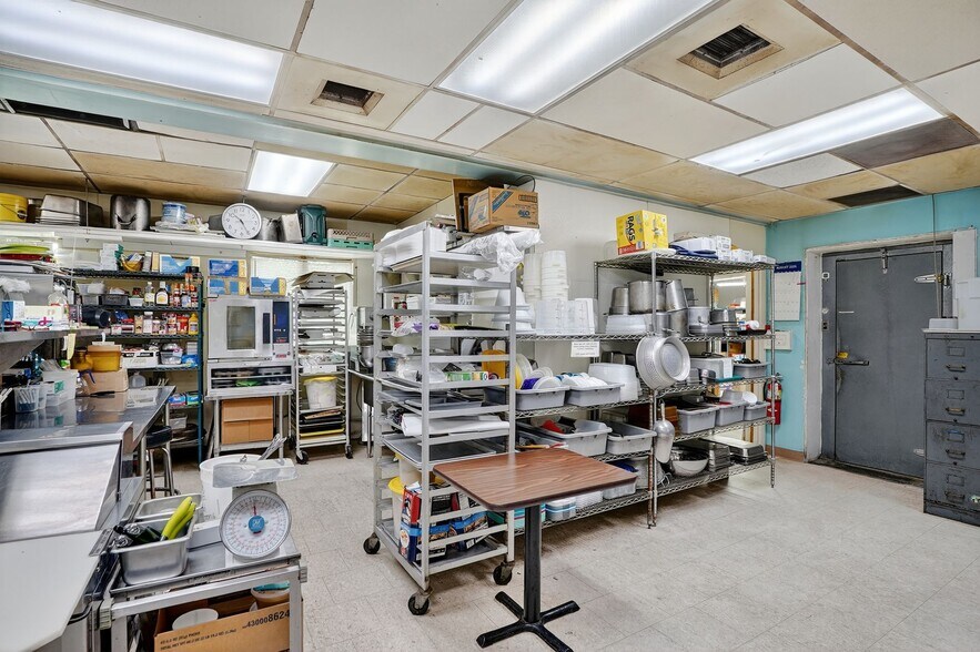 More Photos Of 550 McKeesport Rd, Elizabeth Freestanding For Sale