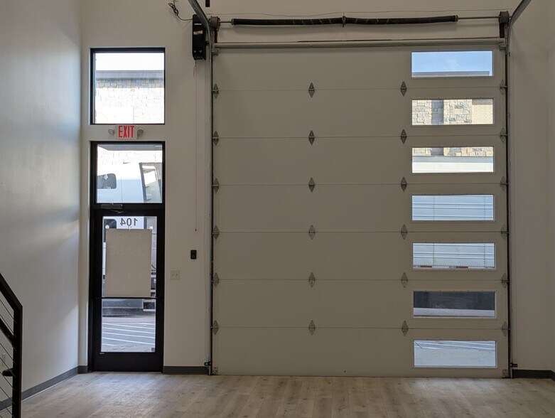 More Photos Of E 2601 TX-121 Building 1, Lewisville Flex For Lease