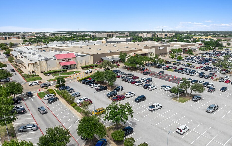 More Photos Of 1890 Ranch - 1335 E Whitestone Blvd, Cedar Park, Cedar Park General Retail For Lease
