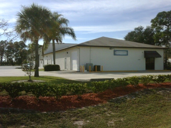 More Photos Of 245 Gus Hipp Blvd, Rockledge Warehouse For Lease