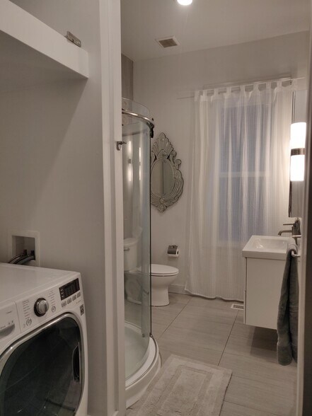 More Photos Of 927 E Madison St, Louisville Warehouse For Sale