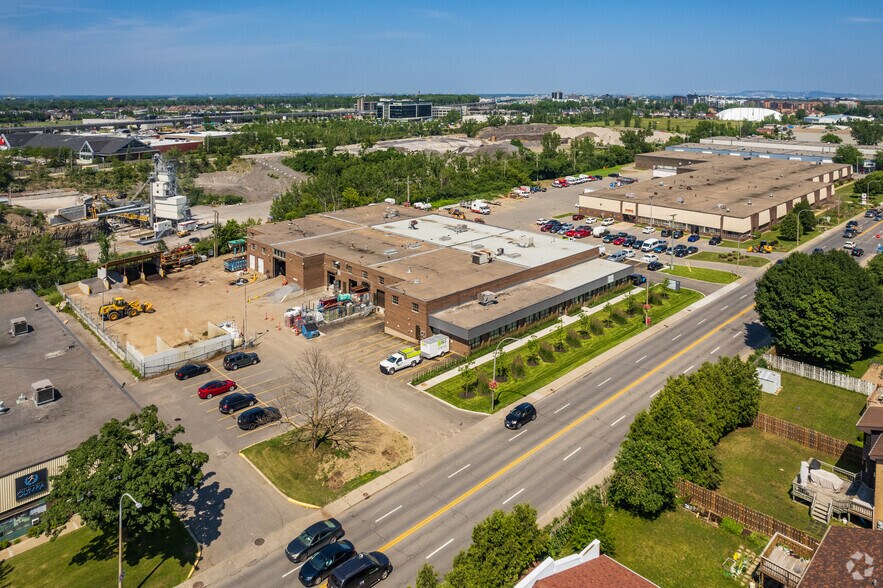 More Photos Of 16839-16849 Boul Hymus, Kirkland Light Distribution For Lease