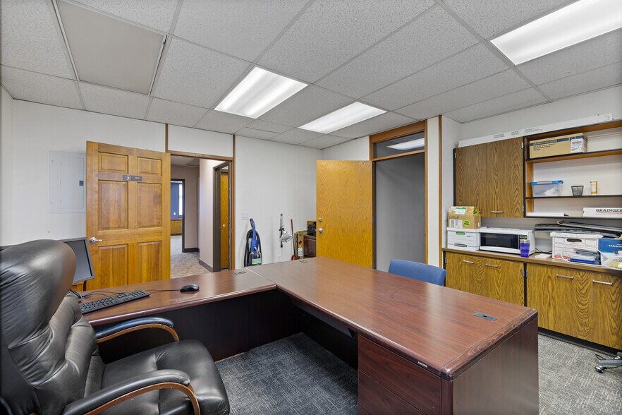 More Photos Of 7820-7822 27th St W, University Place Medical For Lease
