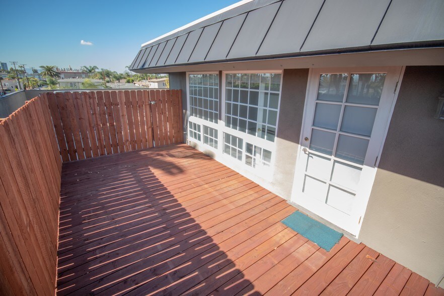 More Photos Of 4105 E Broadway, Long Beach Office For Lease