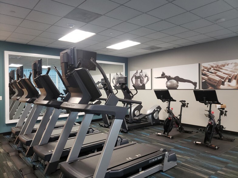 More Photos Of 16000 N Dallas Pky, Dallas Office For Lease