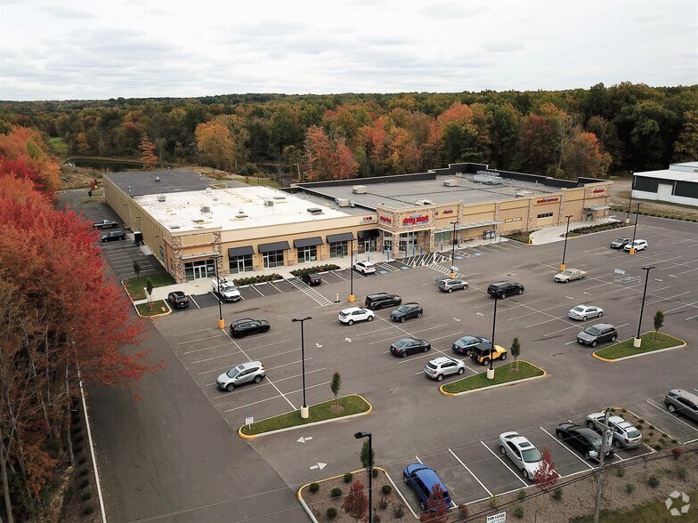 More Photos Of 7993-8023 Crile Rd, Concord Township Storefront For Lease