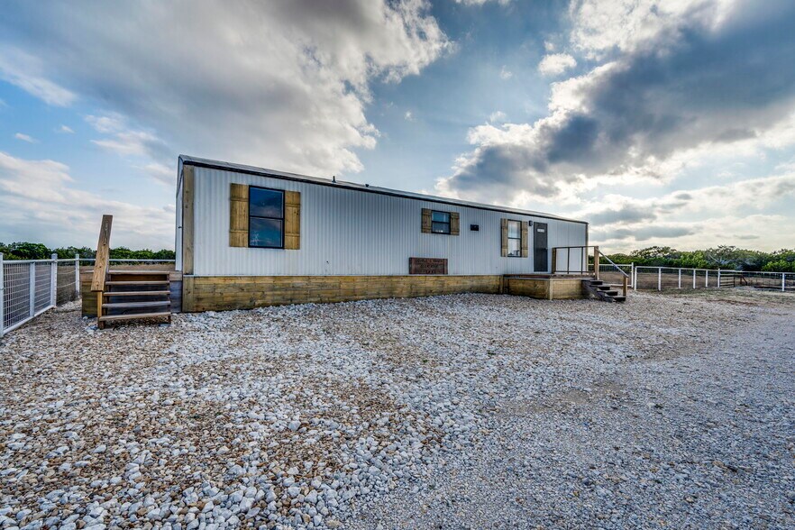 More Photos Of 3199 County 2730 Rd, Glen Rose Lodge Meeting Hall For Sale