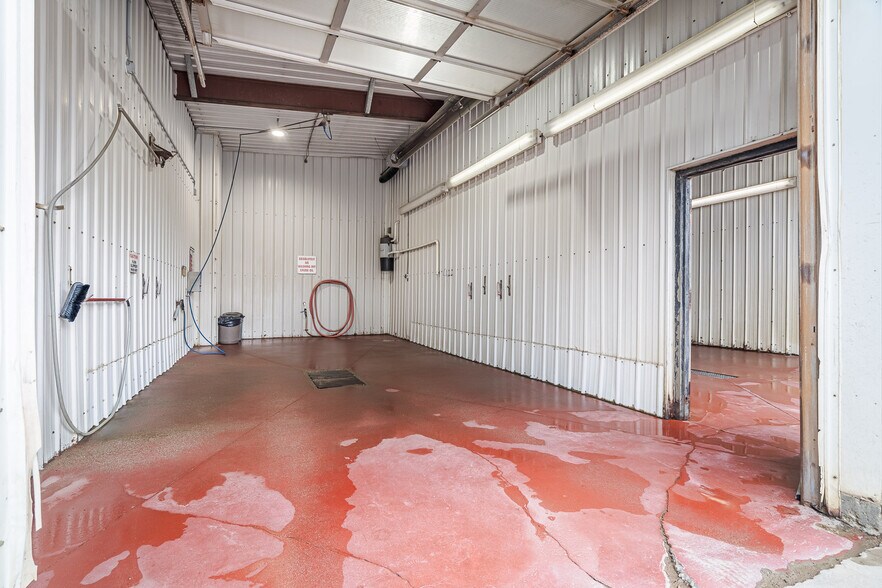 More Photos Of 20 Railway Av S, Marwayne General Retail For Sale