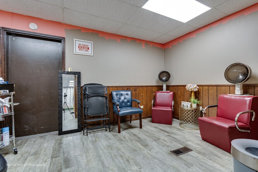 More Photos Of 2535 Bernice Rd, Lansing Warehouse For Sale