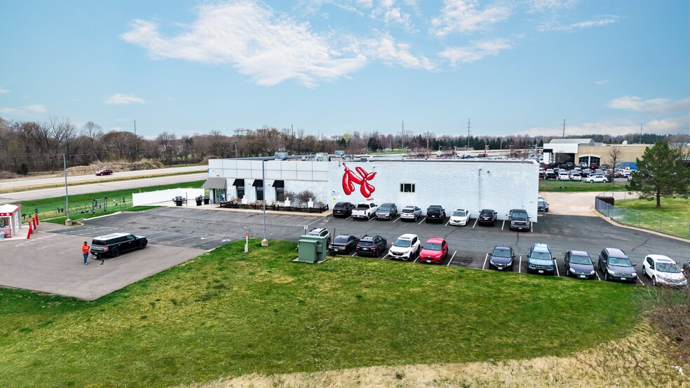 More Photos Of 12260 S Margo Ave, Hastings Showroom For Sale